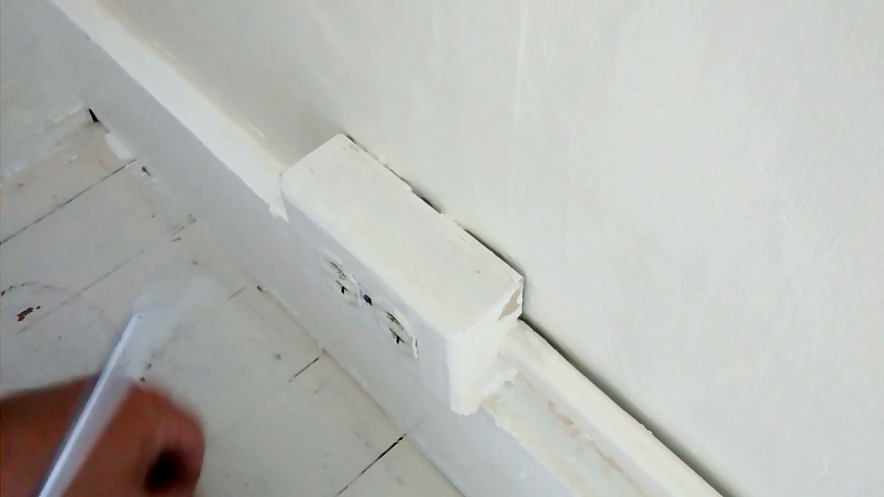 Old 2 prong outlet comes out 3 prong goes in wiremold is the ground - YouTube