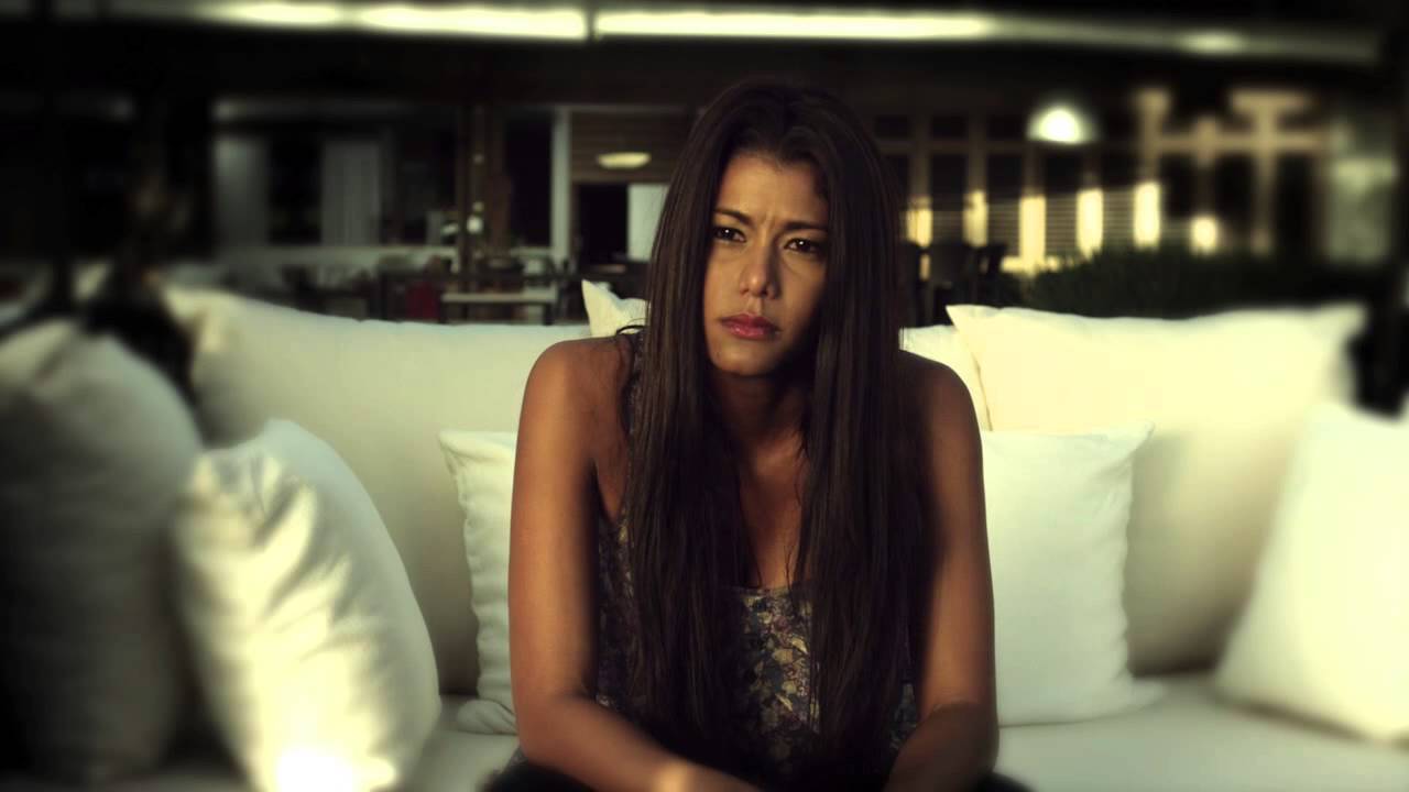 LA EXTRANA TRAILER OFICIAL - YouTube