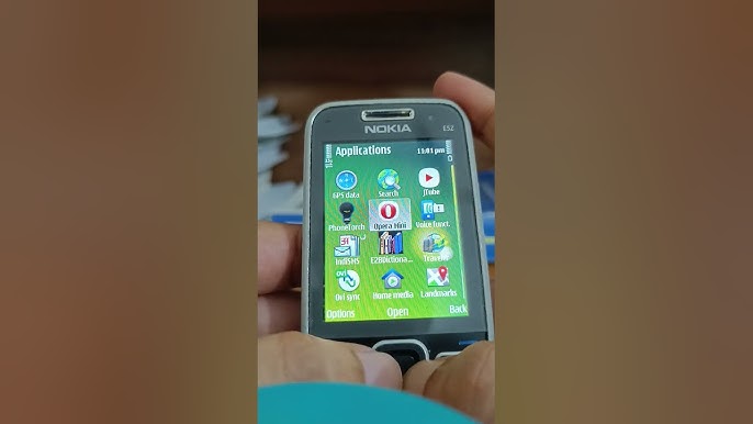 Nokia E52 Review | Nokia E Series - YouTube