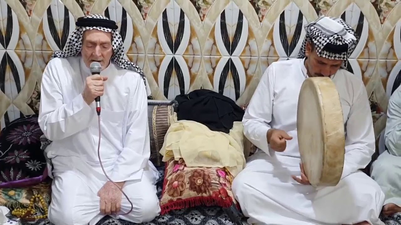 الشيخ حميدي آل ابو خمرة في تكية ( السيد هاشم الحربي الخمروي الرفاعي )