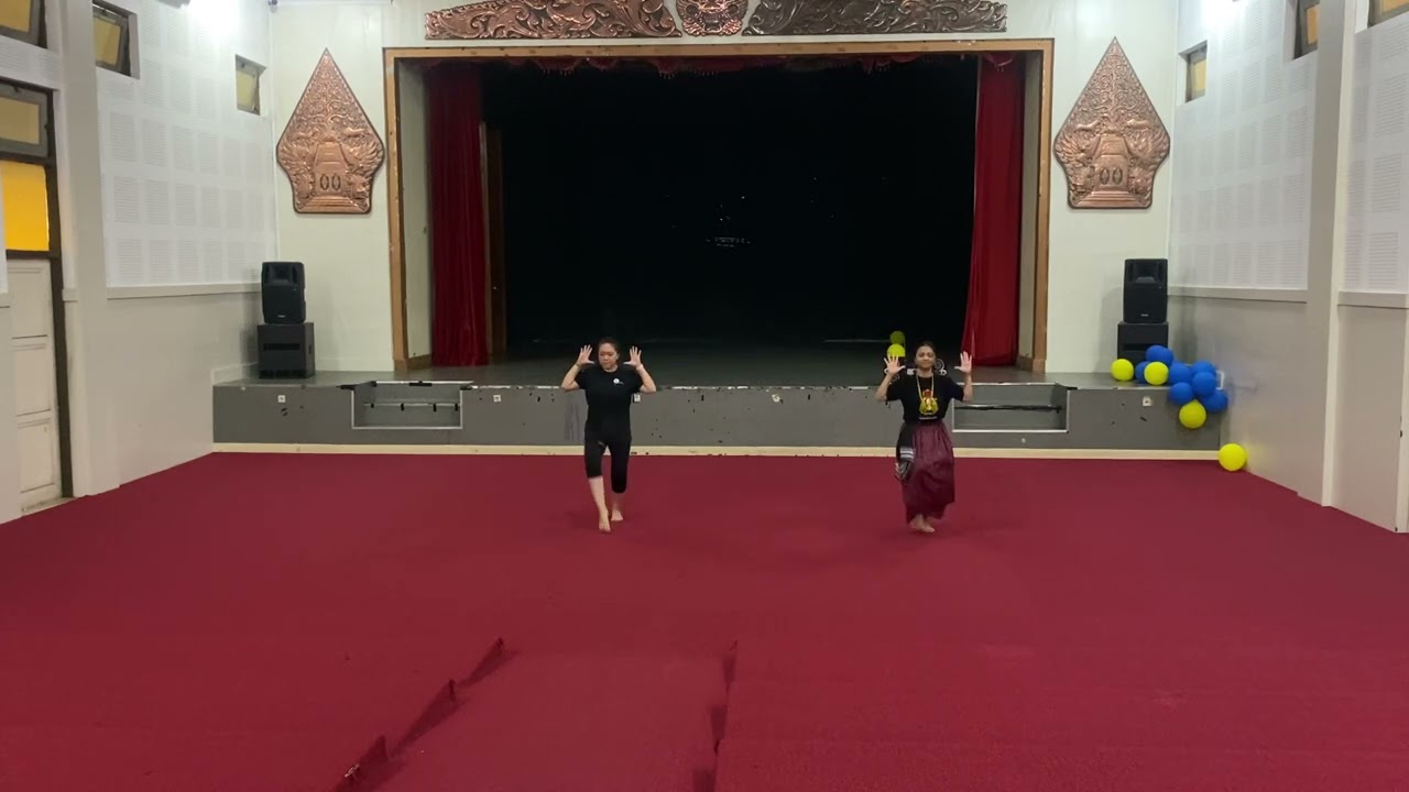 Tari Yospan Berpasangan 