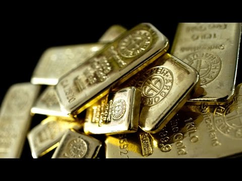 Gold May Slump To $800 On Market Fundamentals, Price Says