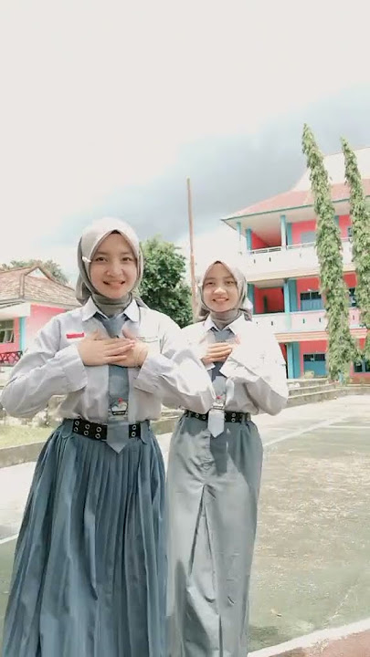 Sikembar sekolah lagi #kitagakkembarcumasama #sikembarmarsell #twins