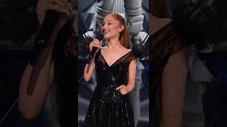 Ariana Grande Présente La Performance Vidéo De Mariah Carey Aux 2025 Vanguard Award