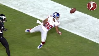 Victor Cruz Injury Knee - Victor Cruz suffers torn patellar tendon during Eagles vs Giants Game