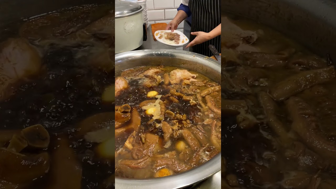 タイ•パタヤ『カオカームー』豚の豚足ご飯！美味しい😋