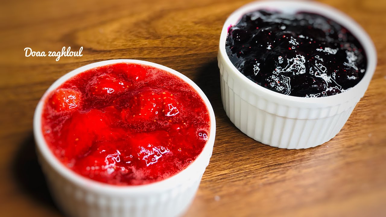 توبينج الفراولة والتوت ألذ حشو للكيك