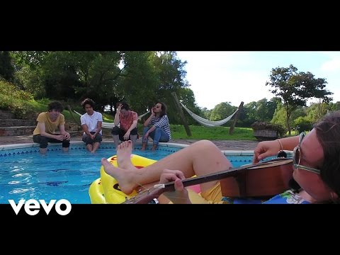 Toothless - The Sirens (Live And Poolside On A Plastic Lilo) ft. Flyte