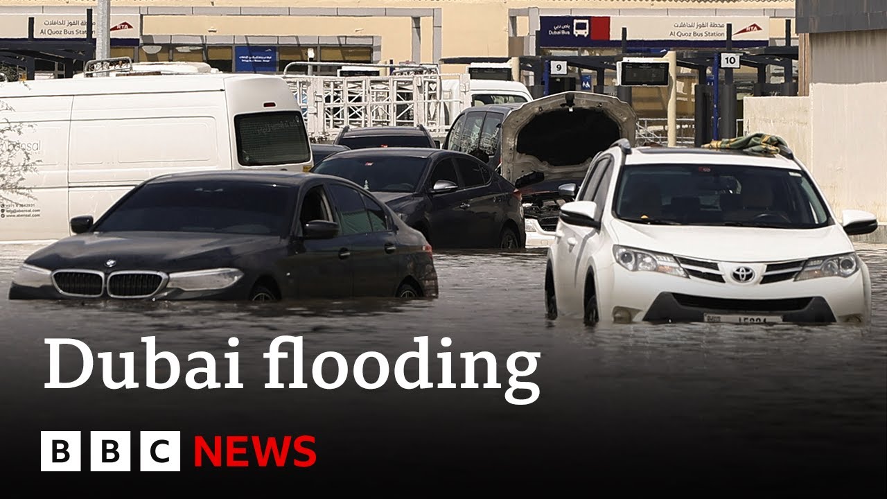 Dubai airport flooded due to deadly storms in UAE and Oman |  BBC News