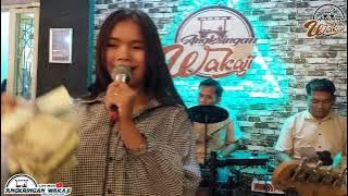 TERLALU SAYANG (Siti Aliyah)-Cover Live Music Angkringan Wakaji | Retno vitasari