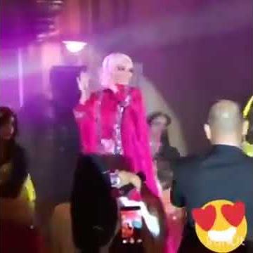 Neelofa Menari Gelek Di Malam Gala Naelofar Hijab. Meriahnya!