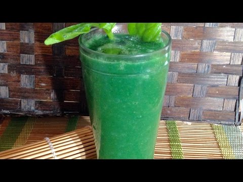 make-a-nutritious-spirulina-green-smoothie---diy---guidecentral