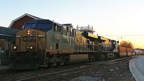 CSXT Q140-26 with Mr. G ES40DC/ES44AH horn salute Fayetteville, NC