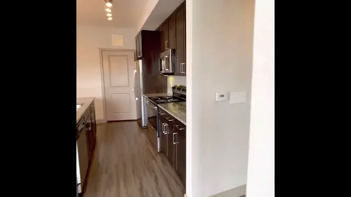 Tour This 820 Sq. Ft. 1 Bedroom Apartment | A4 at Regalia Bella Terra | Katy, TX Living