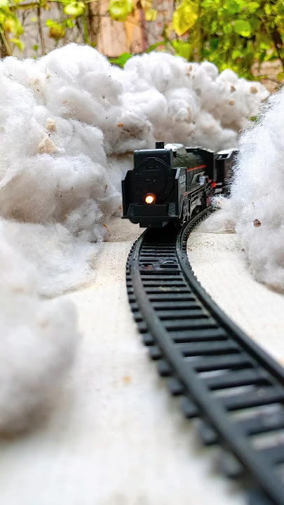 Fenfa Battery-Powered Remote Control Train