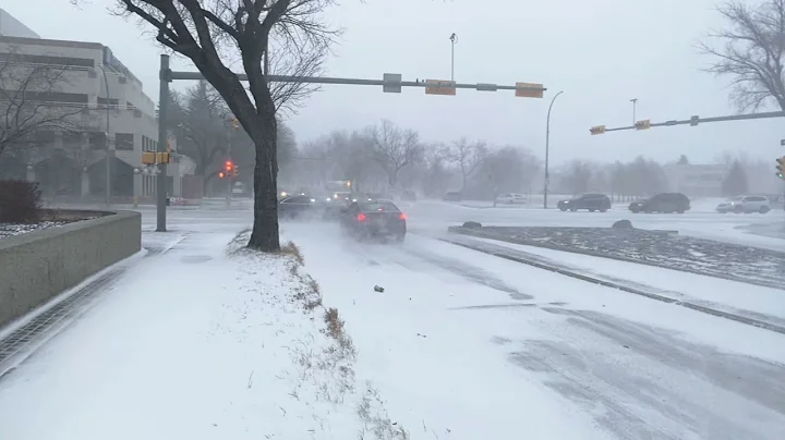 Walking in Regina: March 29, 2021, Snowstorm!