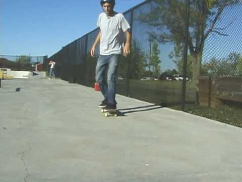 Cómo hacer trucos en patineta : Cómo hacer el manual en patineta