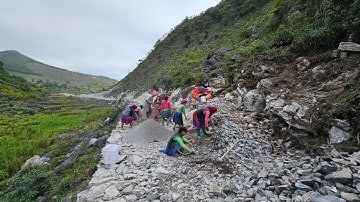 Các Bác Thôn Trừ Lủng Trên Nghiền Bột Đá Tại Đường Đoàn Kết.Mí Tủa VLOG