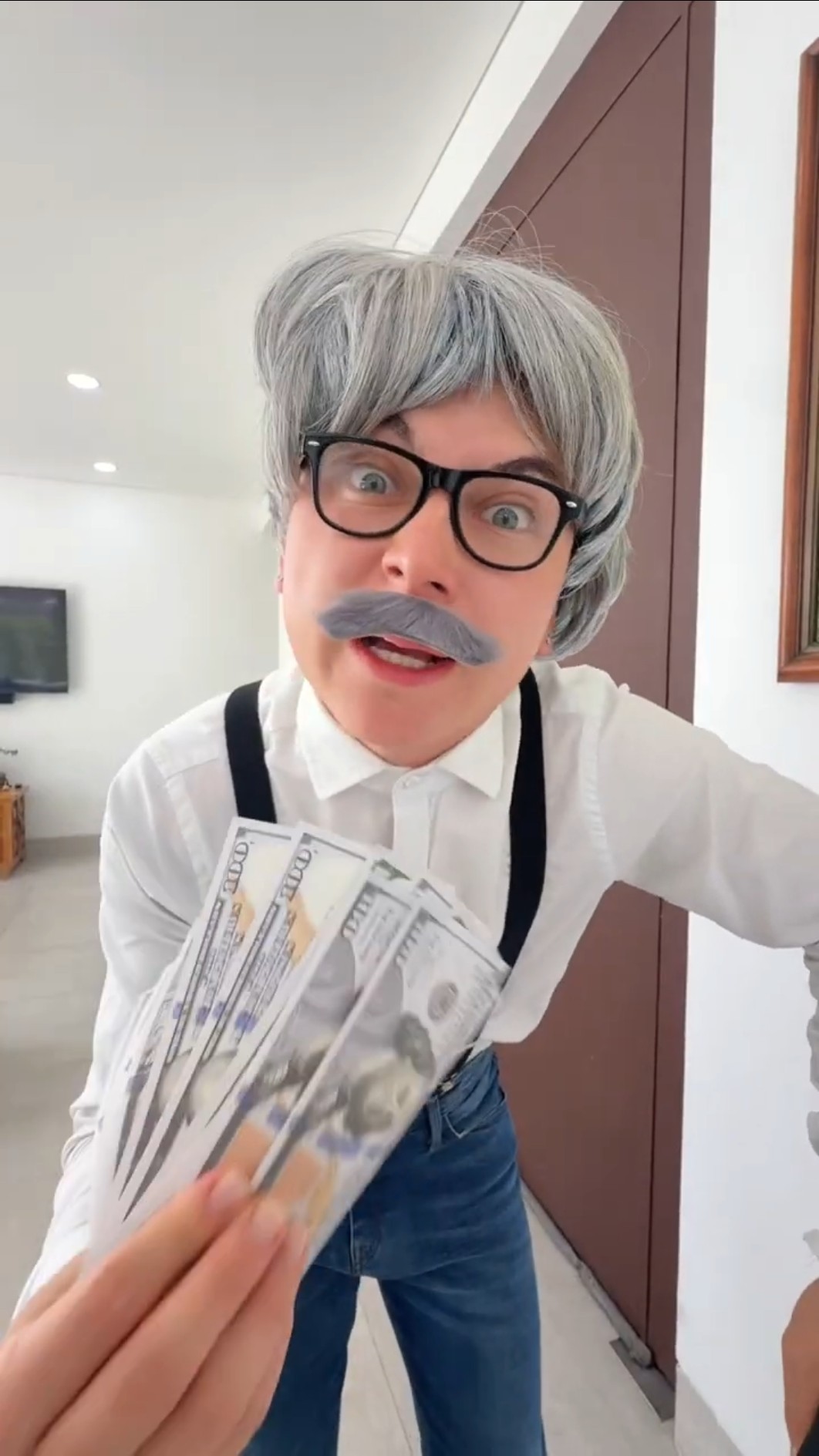 Doctor VS Viejito ?