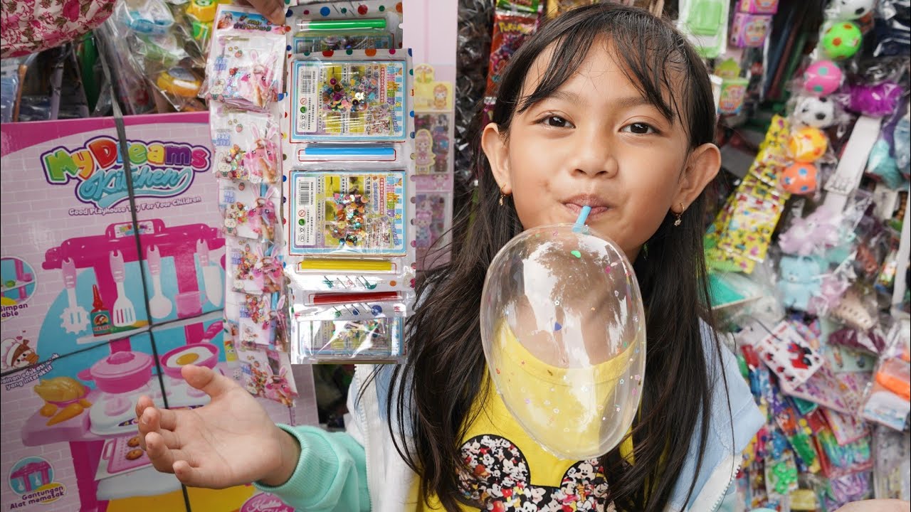 BELI MAINAN BALON NANO TAPE 🎈Bermain Ayunan Ditaman | Salsa and Family