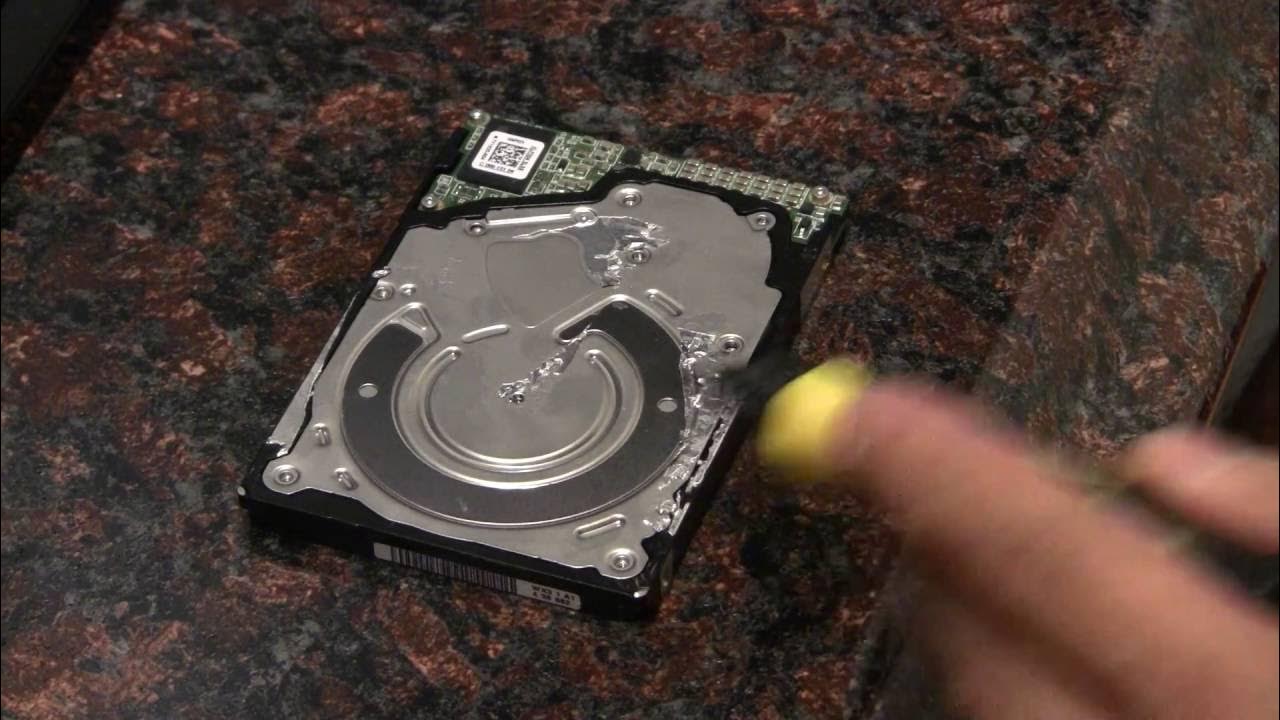 Whats happening in an Hard Drive making clicking noises and wont boot