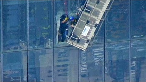 NYC window cleaners rescued 69 floors up