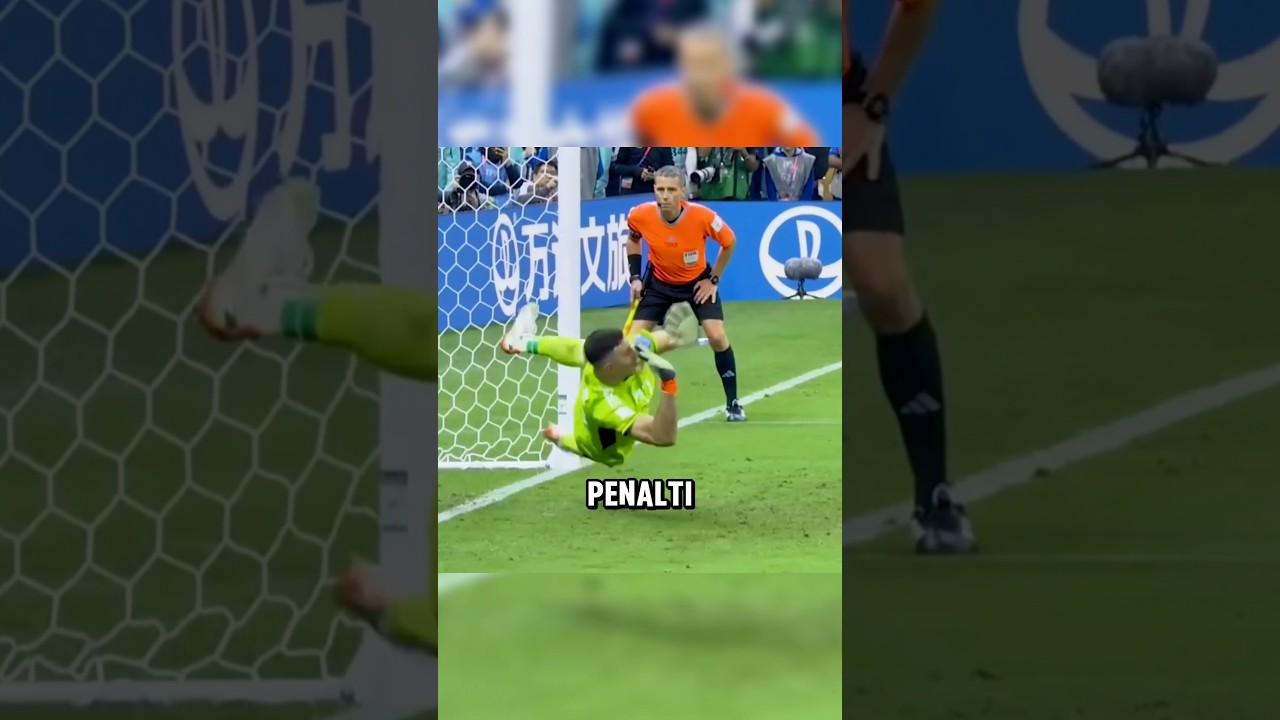 Teknik kiper save penalti ala Emi Martinez #shorts