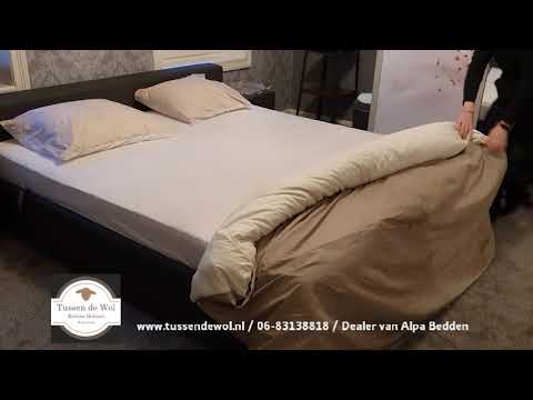Video: Hoe maak je de staakkant van een bed?