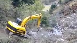 Heavy Equipment: Excavator FAIL/WIN 2016 Construction Accidents Caught On Tape Disasters Crash #44