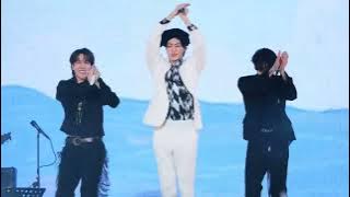BTS Jin, J-hope & Jungkook Super tuna song 🔥🔥// Runshokjin Tour Day-1// #jin #jhope #jungkook 