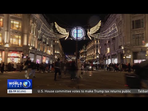 UK Households Cut Back On Christmas Energy Use Amid Cost Of Living Crisis