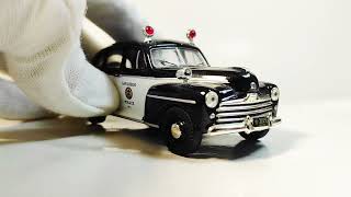 Масштабная модель автомобиля  1947 Ford V8 Super Deluxe Fordor Sedan в масштабе 1:43