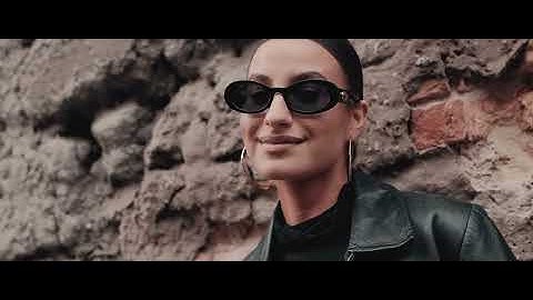 L.L. Junior x Brenka x LazLock - Mintha mellettem járnál (Hivatalos videoklip)