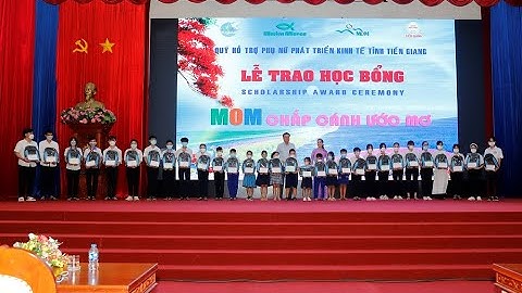 Trao học bổng MOM chắp cánh ước mơ
