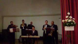 Download Lagu Clarins Imperiais apresenta Bitter Suit Symphony MP3 Download Lagu Clarins Imperiais apresenta Bitter Suit Symphony MP3