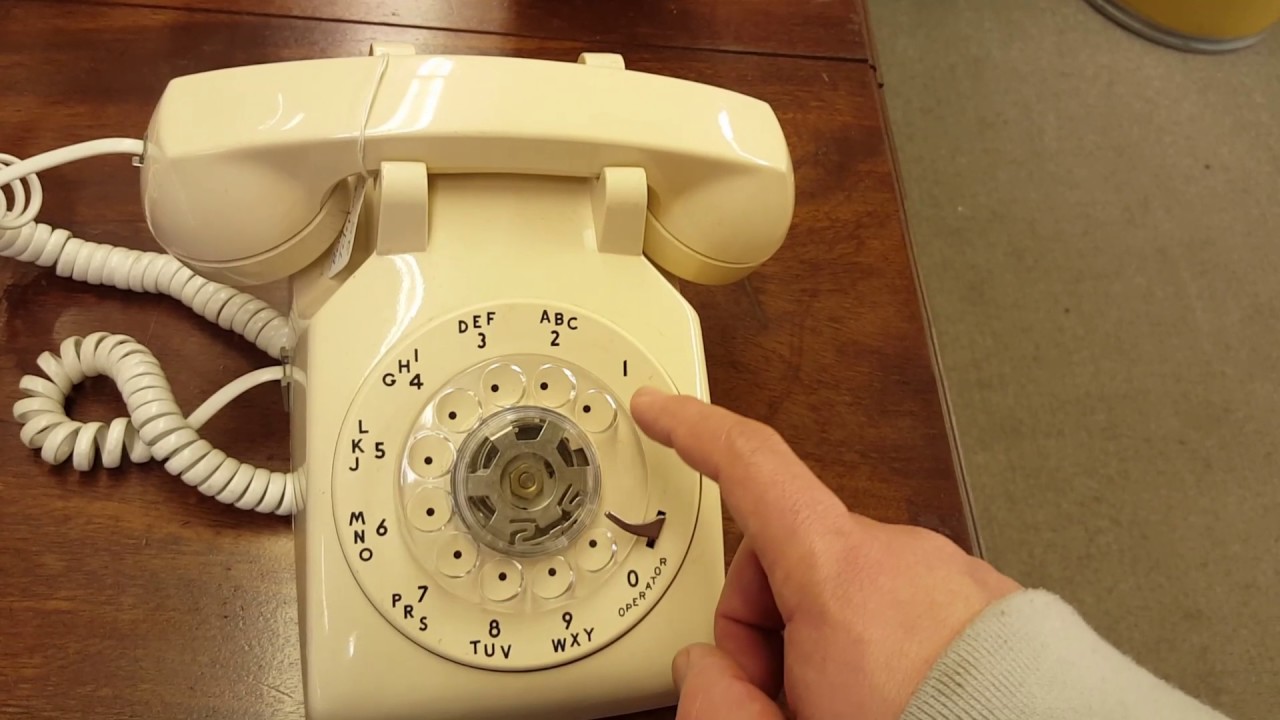 S phone one. 80s telephones. 2000s Phone. Сотовый телефон 80-ых. 1970s Phone.