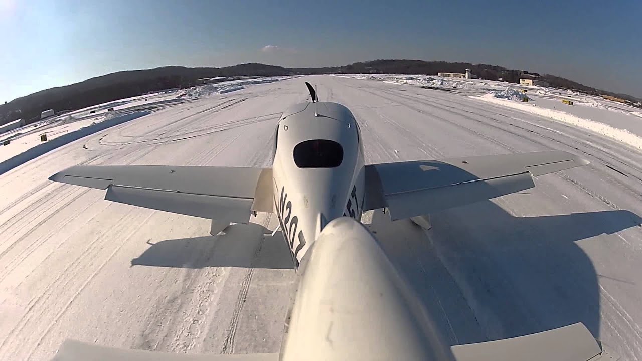 Snowy landing at Danbury CT - Snowy landing at Danbury CT right after a storm