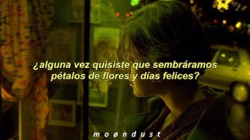 Thumbnail of À Peu Près // Pomme // Español