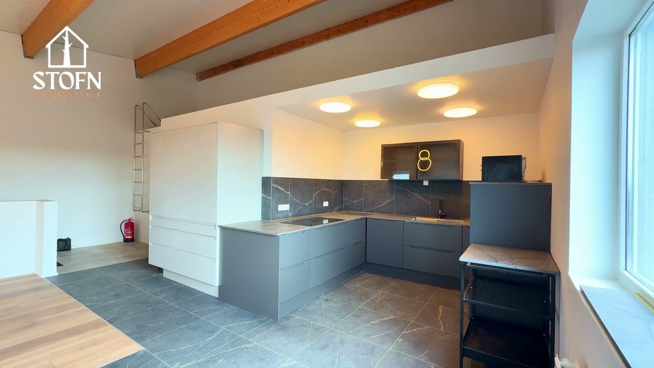 Nýtt í sölu! Einstaklega vandað atvinnuhúsnæði í Gjáhellu 5 Hafnarfirði. Miklir möguleikar í boði.