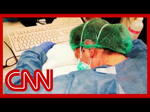 new-image-shows-reality-of-nurses-fighting-virus