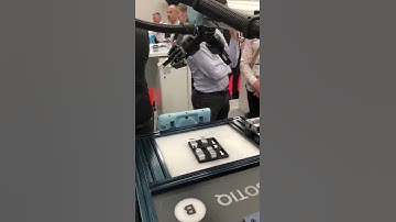 Robotiq doing their thing.  End of Arm Tooling for Cobots: Universal Robots