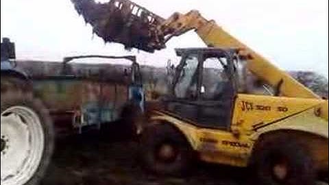 FARMING AT ELMWOOD 10, Gary mac loading her up!