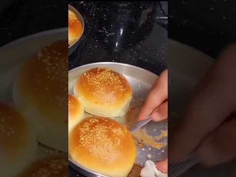 العيش الكيزر للمدارس احلي من بتاع الأفران واوفر كمان مش هتشتريه تاني طري وخفيف زي القطن