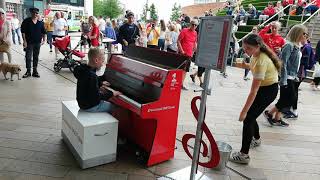 How to fill a tip bucket playing a public Piano - Harrison play 90s Dance and Pop mash up