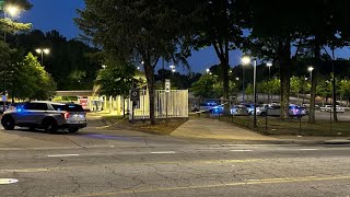 3 suspects on the run after man shot and killed while stepping off MARTA bus in Atlanta