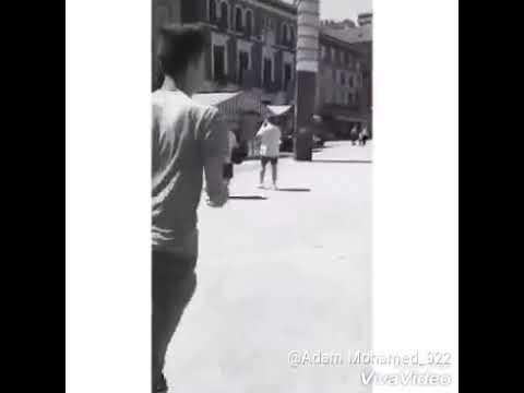 احساس بااجمل معني ف عنيك هزني
