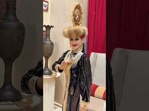 Beautiful Uyghur Girl Beautiful Uyghur Girl Go Zal Uyg Ur Qizi Schönes Uigurisches Mädchen Uygu