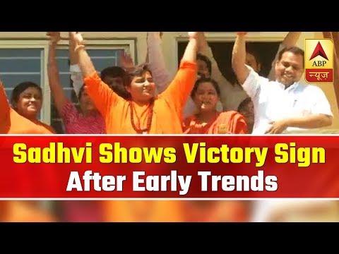 Sadhvi Pragya shows victory sign after early trends show her win in Bhopal