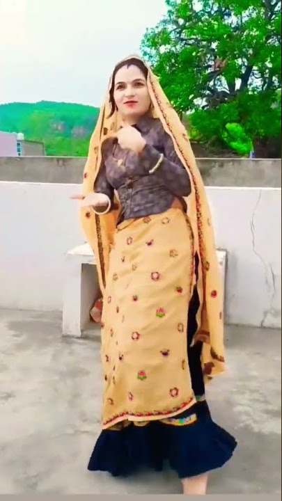 a re thari sakal dikhyi chori sisa me dil bech ayi Pisa me song per sandar jabrdast  dance  ♥😑👌🎶❤💕♥