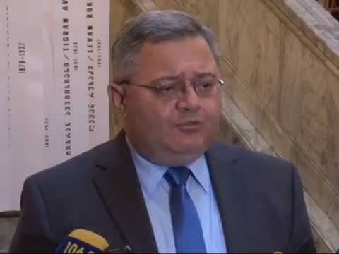 კომენტარი დემოკრატიის დღესთან დაკავშირებით